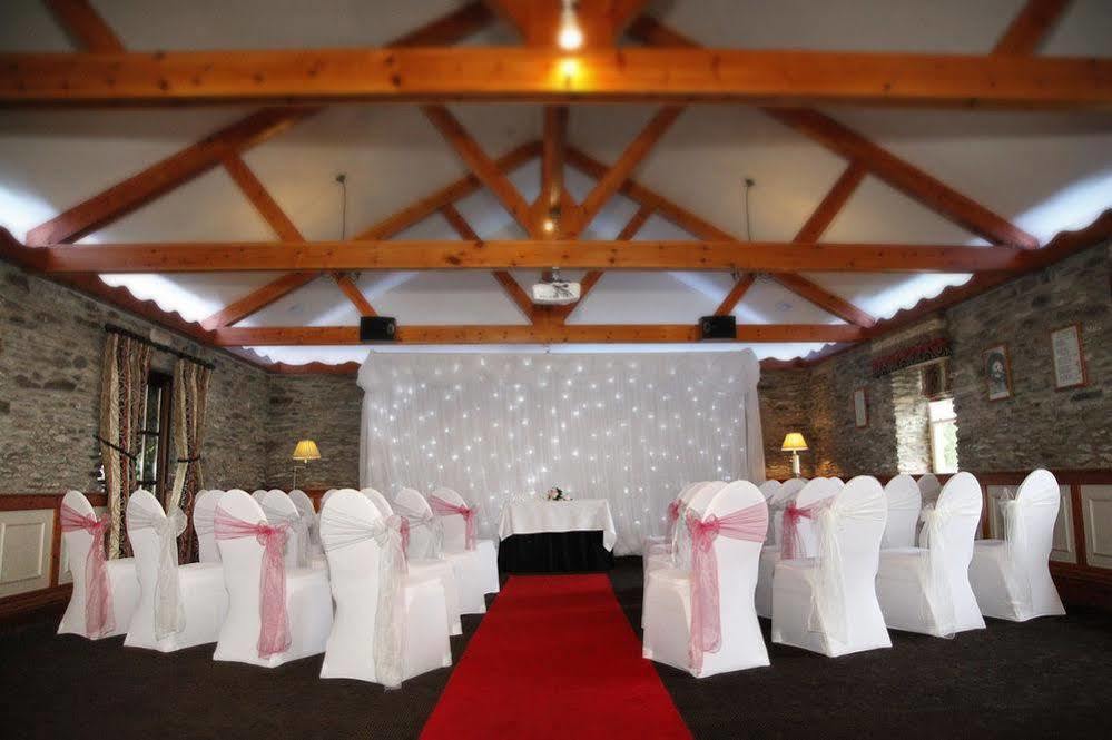 Gwesty'R Emlyn Hotel Newcastle Emlyn Eksteriør bilde