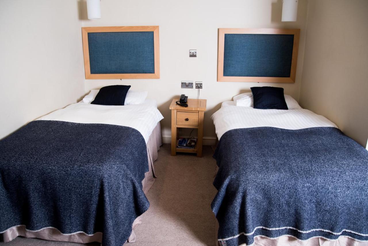 Gwesty'R Emlyn Hotel Newcastle Emlyn Eksteriør bilde